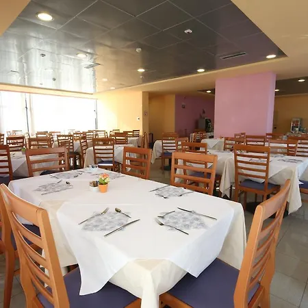 Hotel Rmh Raffaello Módena