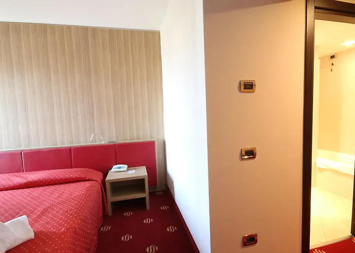 Hotel Rmh Raffaello Modena