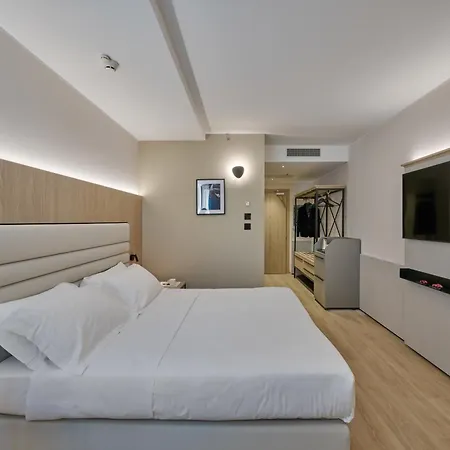 Rmh Raffaello Hotel 4*