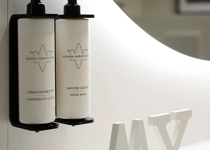 Rmh Raffaello מלון