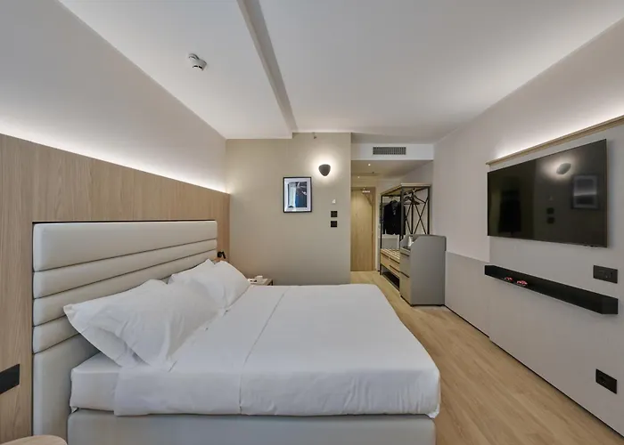 Rmh Raffaello Hotel 4*