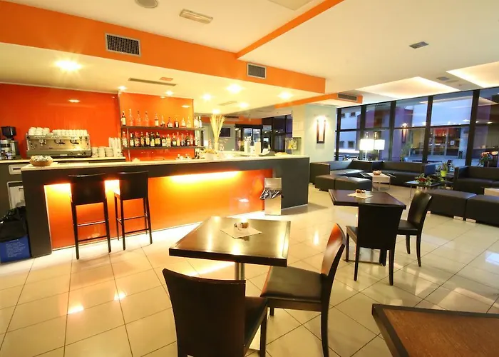 Rmh Raffaello מלון 4*